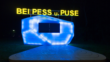 BEI PESS UND PUSE by Tobias Rehberger