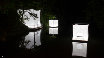 Satelliten (WT) by Tomás Saraceno, Bernd Schulz und Studierende
