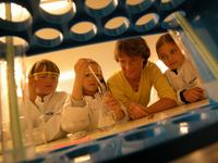 An der TU Braunschweig ist Chemie ein Kinderspiel