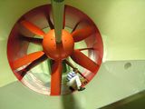Bevor im Windkanal DNW-NWB mit einer Antriebsleistung von 1,6 Megawatt Windgeschwindigkeiten von bis zu 300 km/h erzeugt werden, überprüft Thomas Löser, Versuchsingenieur im Deutschen Zentrum für Luft- und Raumfahrt, die Gebläseschaufeln. Bevor im Windkanal DNW-NWB mit einer Antriebsleistung von 1,6 Megawatt Windgeschwindigkeiten von bis zu 300 km/h erzeugt werden, überprüft Thomas Löser, Versuchsingenieur im Deutschen Zentrum für Luft- und Raumfahrt, die Gebläseschaufeln.